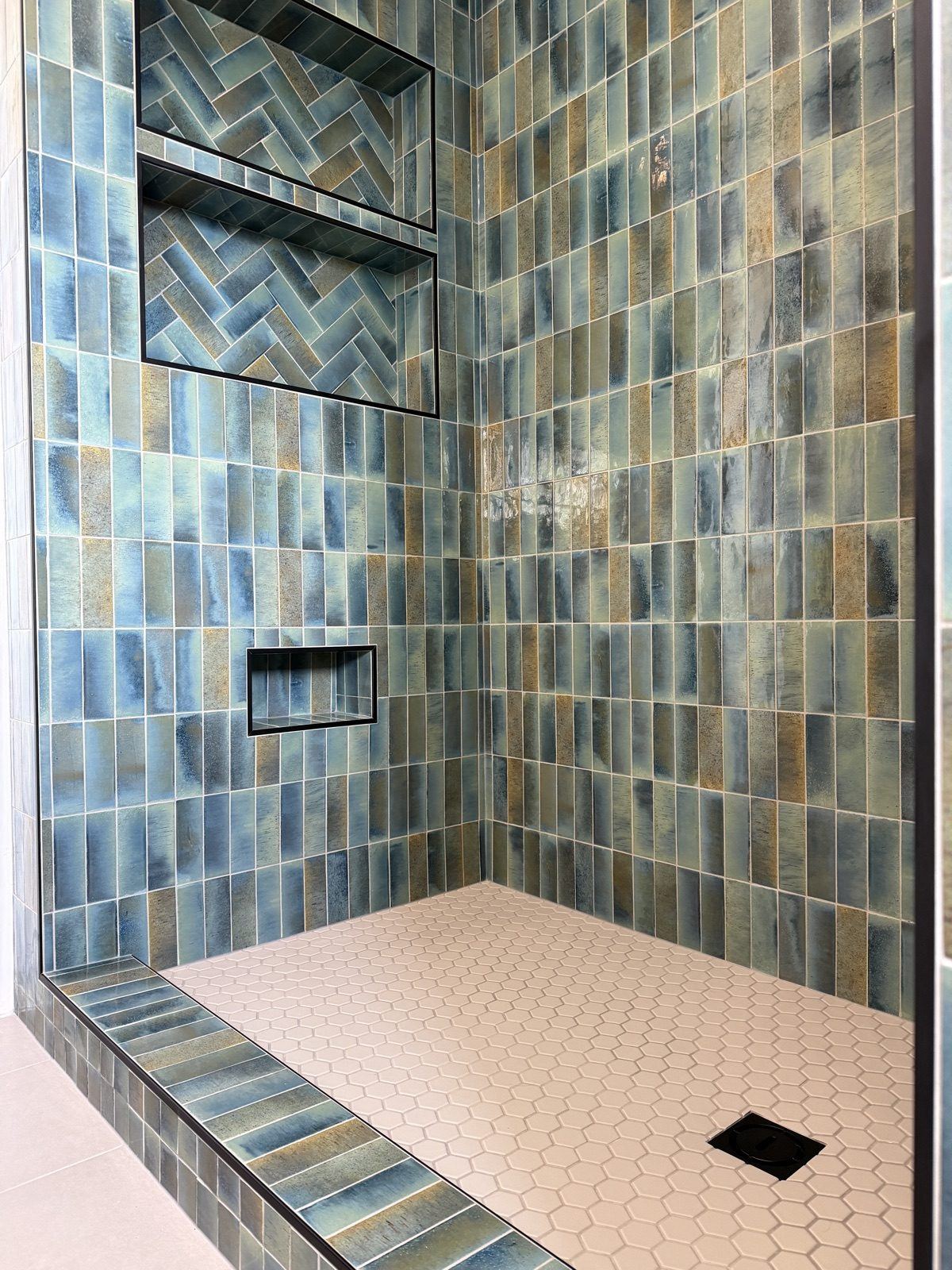 Green ceramic shower