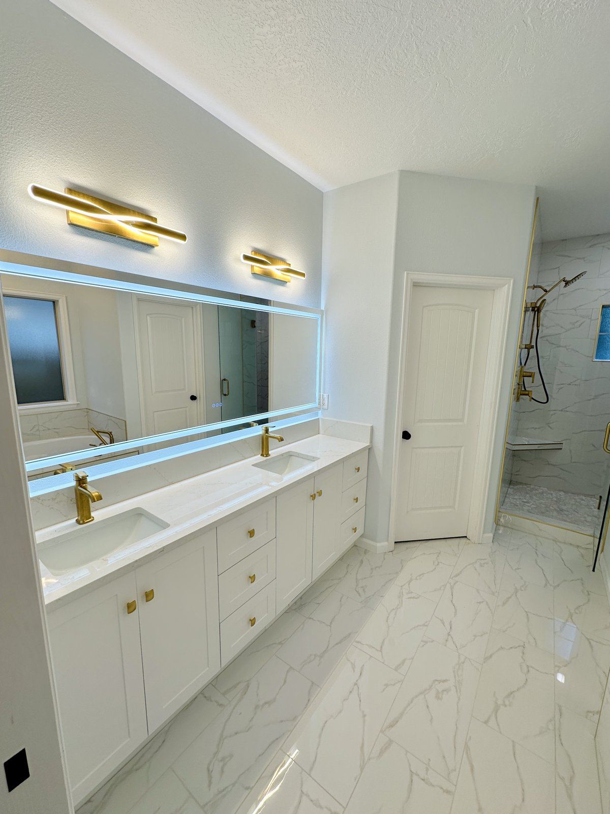 White double vanity bath